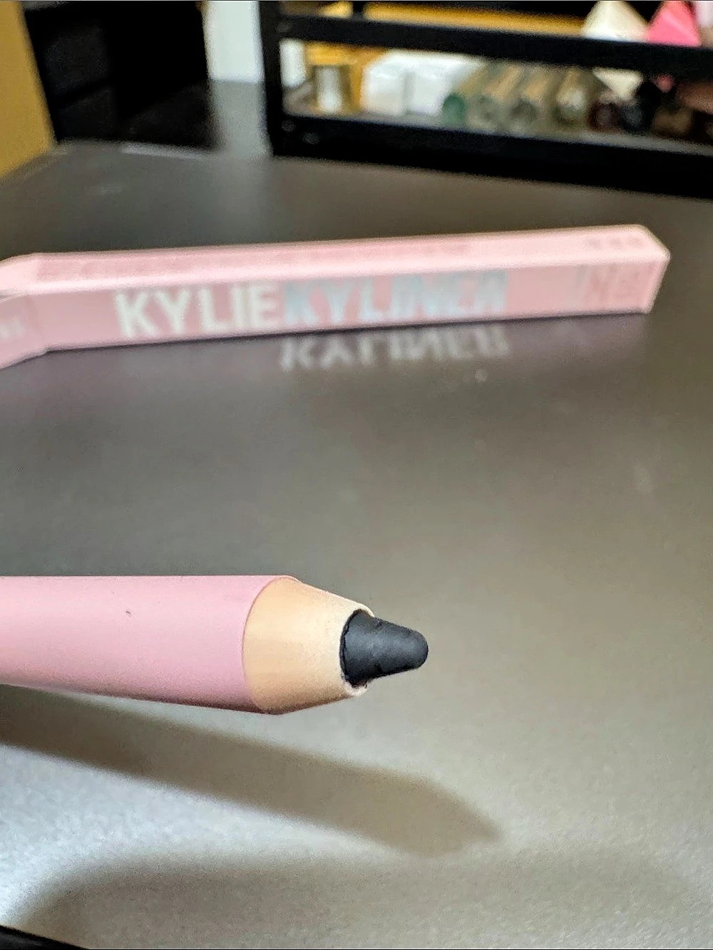 Kylie Cosmetics Kyliner Gel Eyeliner Pencil 002 Grey Matte